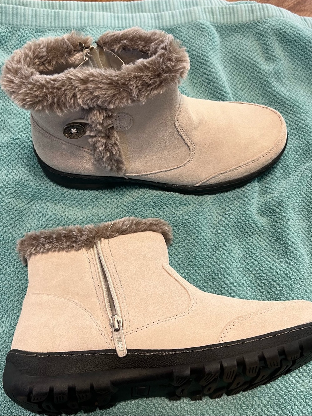 Khombu Iris Womens Ankle Bootie Side Zip Faux Fur Lined Beige/Gray US 9